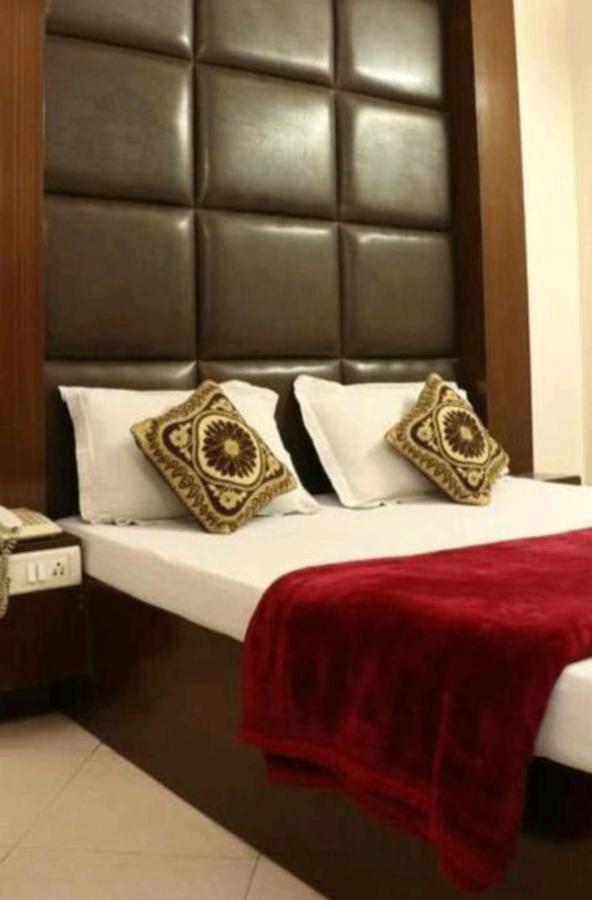 Hotel Maharaja Continental - New Delhi Buitenkant foto