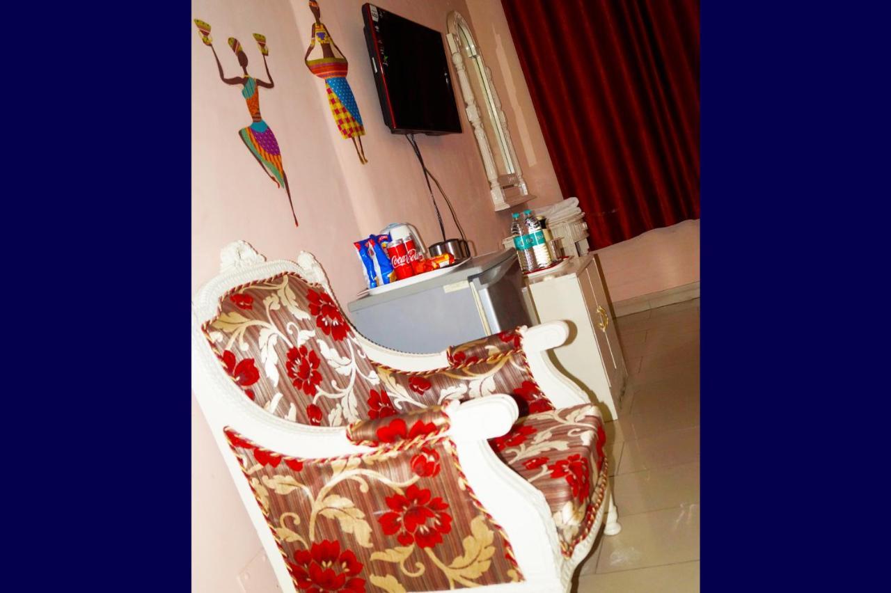 Hotel Maharaja Continental - New Delhi Buitenkant foto