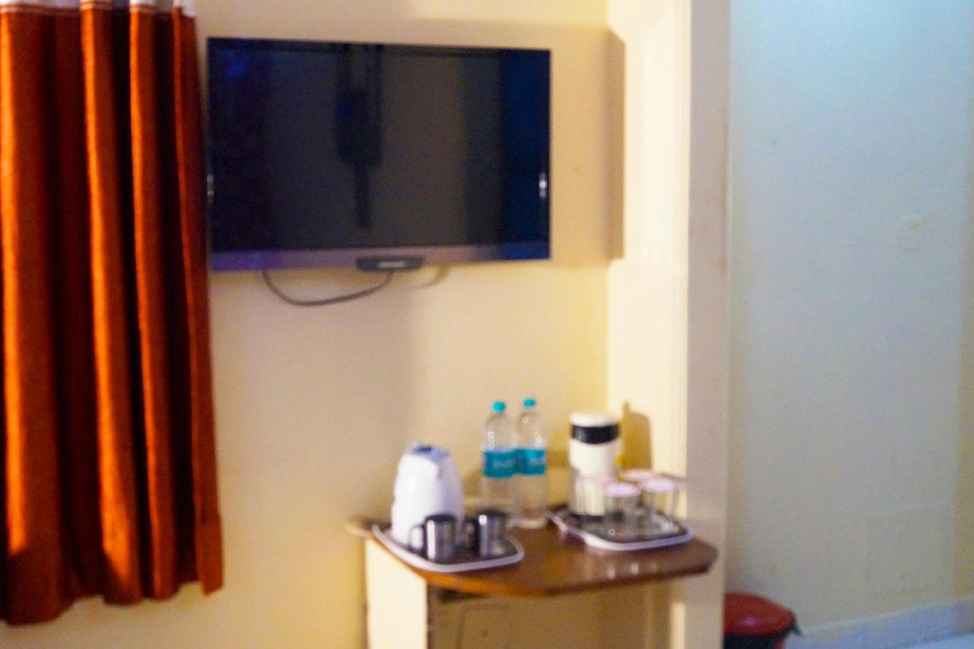 Hotel Maharaja Continental - New Delhi Buitenkant foto